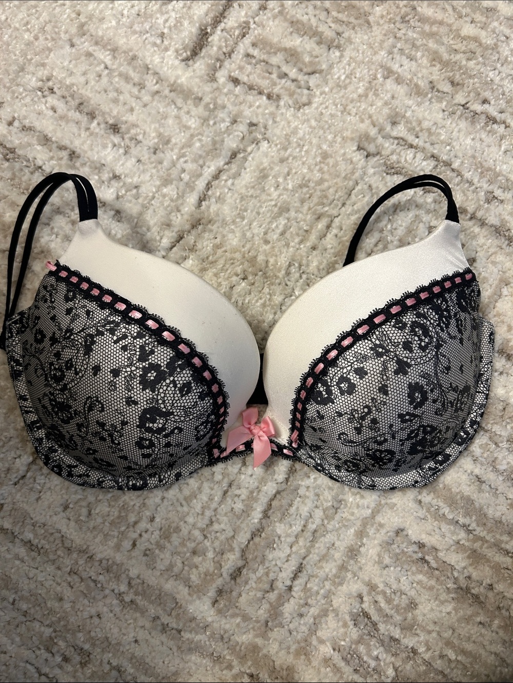 Victorias Secret Black Lace Very Sexy Push Up Bra, 34DD